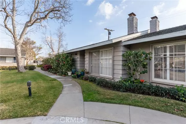 423 Gloucester Drive, Costa Mesa, CA 92627