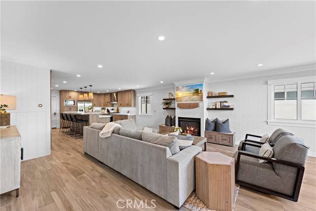 San Diego, CA 92109,725 Dover Court