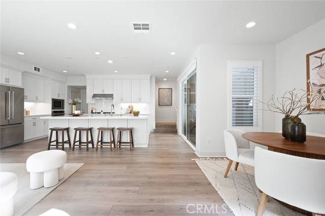 Irvine, CA 92618,161 Tenor