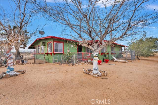 60153 Stearman Road, Landers, CA 92285