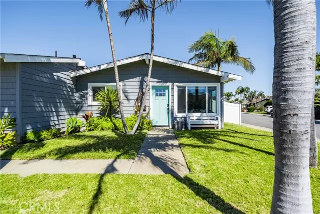 10041 Dana Drive, Huntington Beach, CA 92646