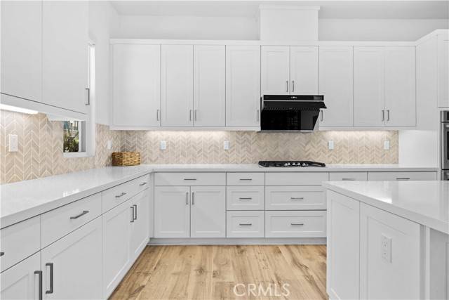 Irvine, CA 92618,102 Yugen