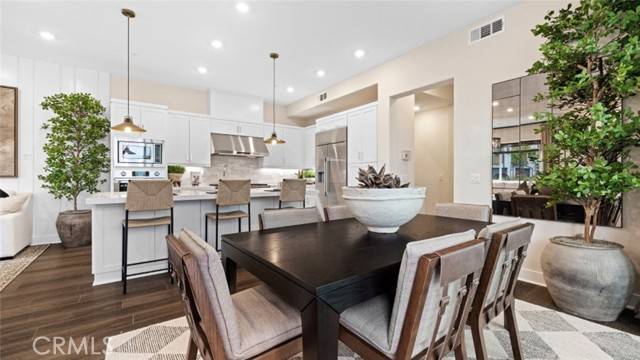 Irvine, CA 92618,183 Sawbuck