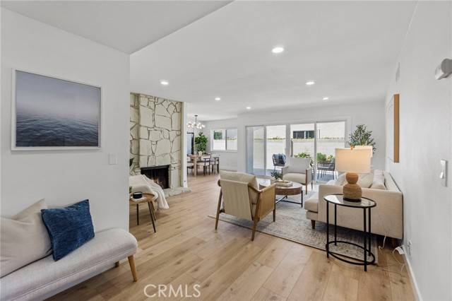 Huntington Beach, CA 92647,7042 Stonewood Drive
