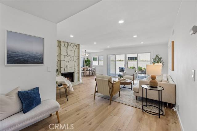 Huntington Beach, CA 92647,7042 Stonewood Drive