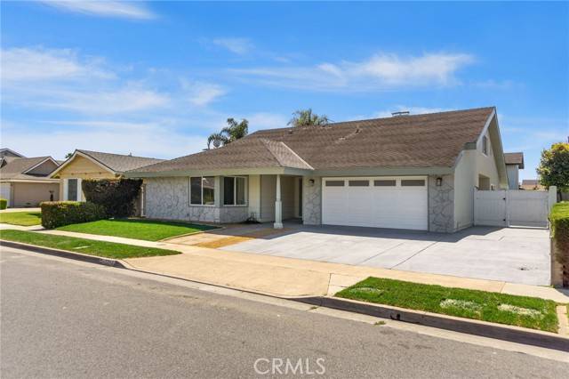 7042 Stonewood Drive, Huntington Beach, CA 92647