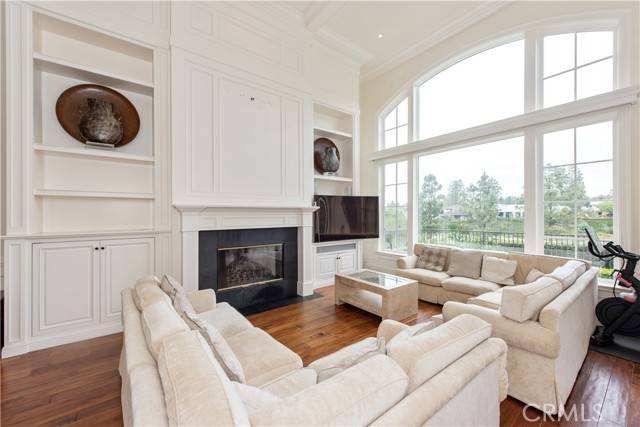 Newport Beach, CA 92660,8 Rue Verte
