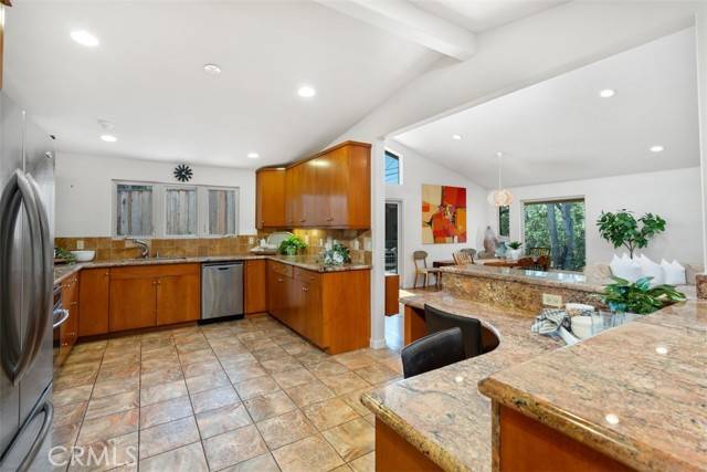Los Angeles, CA 90039,2377 Silver Ridge Avenue