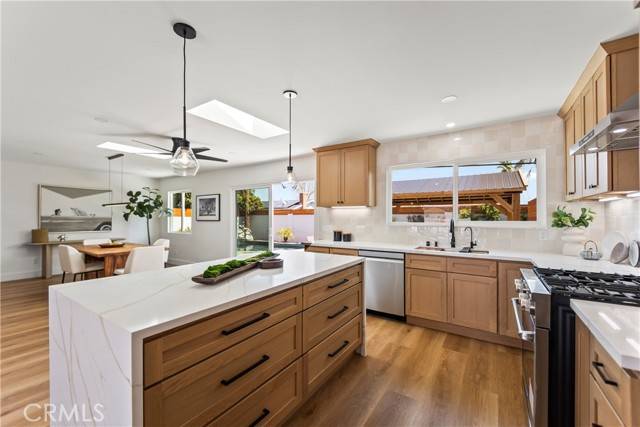 15832 Standish Lane, Huntington Beach, CA 92647