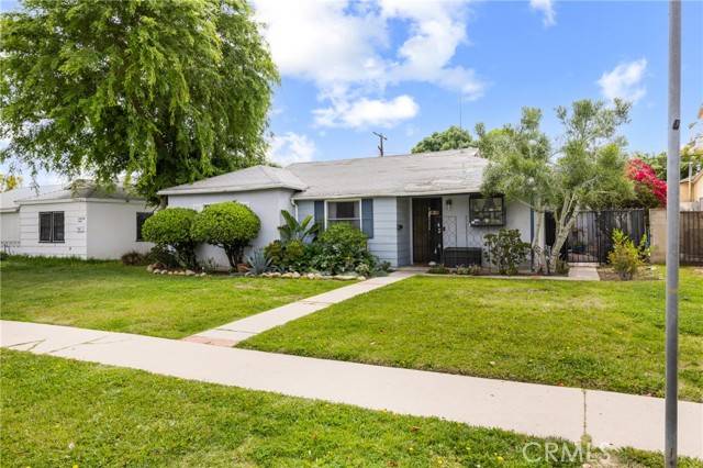 19632 Hartland St, Reseda, CA 91335
