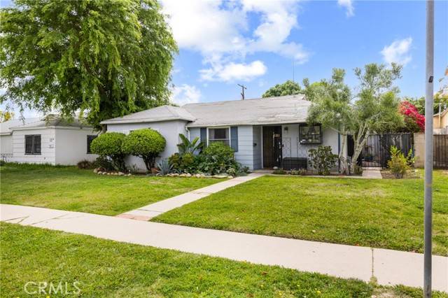 19632 Hartland St, Reseda, CA 91335