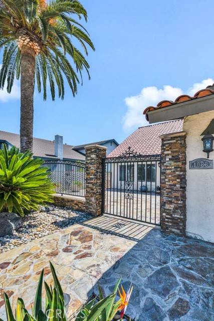 1033 Damascus Circle, Costa Mesa, CA 92626
