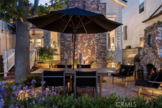Newport Beach, CA 92662,209 Diamond Avenue