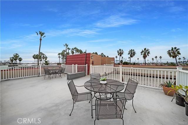 Long Beach, CA 90803,5959 E Naples Plaza #306