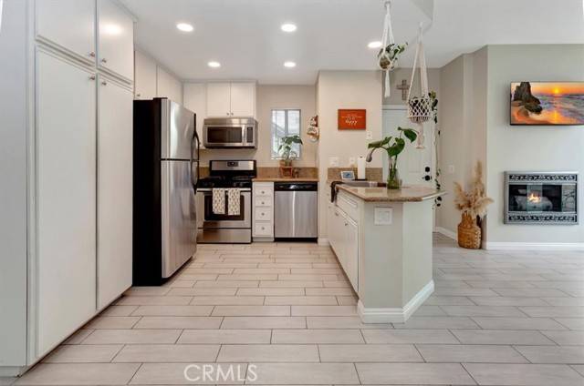 Lake Forest, CA 92679,28871 Canyon Point