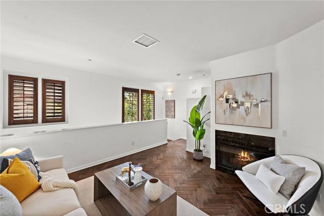 Irvine, CA 92603,115 Coral Rose