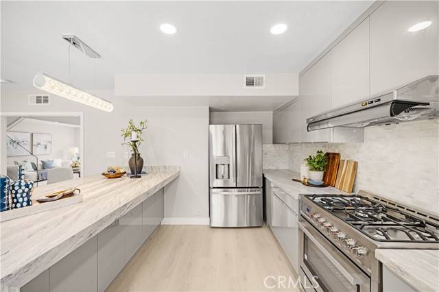 Irvine, CA 92612,12 Whitewood Way