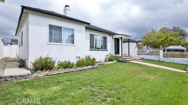 11445 Saticoy Street, North Hollywood, CA 91605