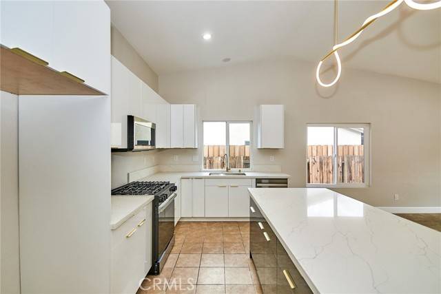 Victorville, CA 92392,13123 Arvila Drive