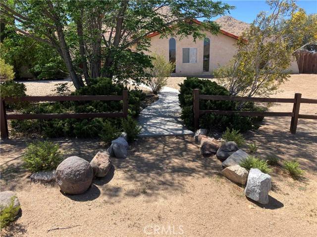 19689 Roanoke Road, Apple Valley, CA 92307