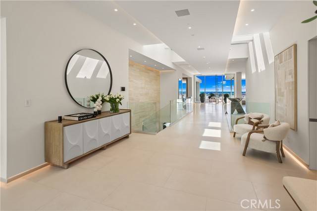 Corona Del Mar, CA 92625,1119 Dolphin