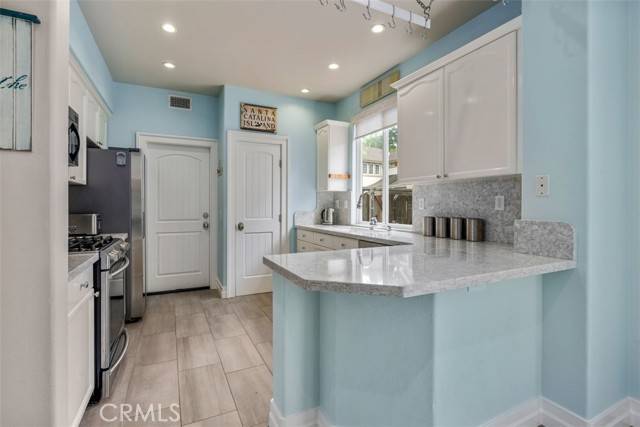 Aliso Viejo, CA 92656,73 Rue Du Chateau #17