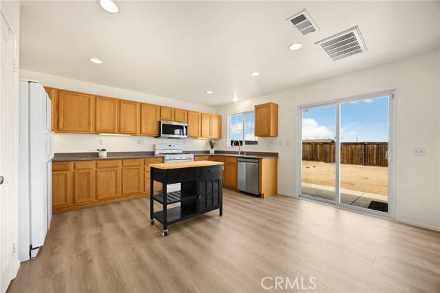 Victorville, CA 92394,17024 Mastodon Place