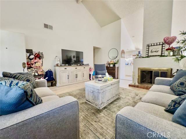 Irvine, CA 92604,8 Pierre #18
