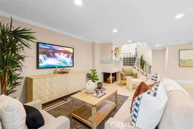 Newport Beach, CA 92660,2607 Vista Ornada