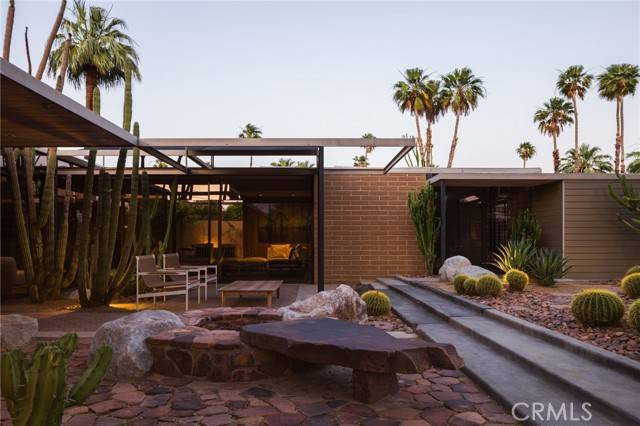 1950 E Desert Palms Drive, Palm Springs, CA 92262