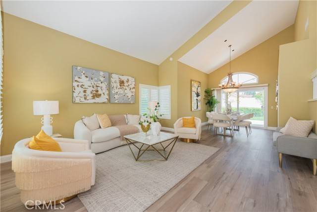 Irvine, CA 92614,10 Pesaro