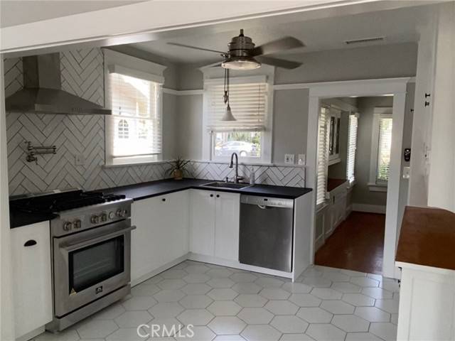 Fullerton, CA 92832,128 W Brookdale Place