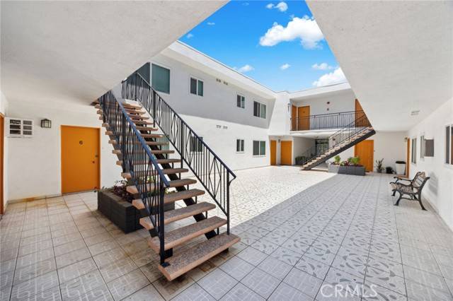 Los Angeles, CA 90028,1545 Gordon Street