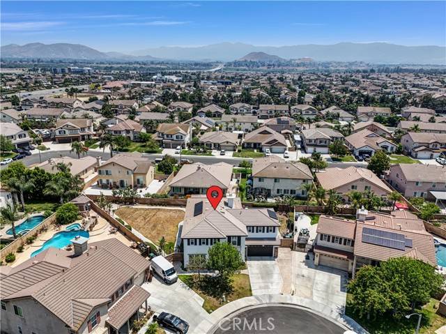 Eastvale, CA 92880,6895 Guinevere Court