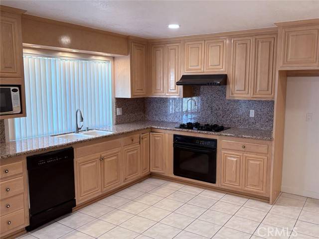 Irvine, CA 92606,3922 Ash Street