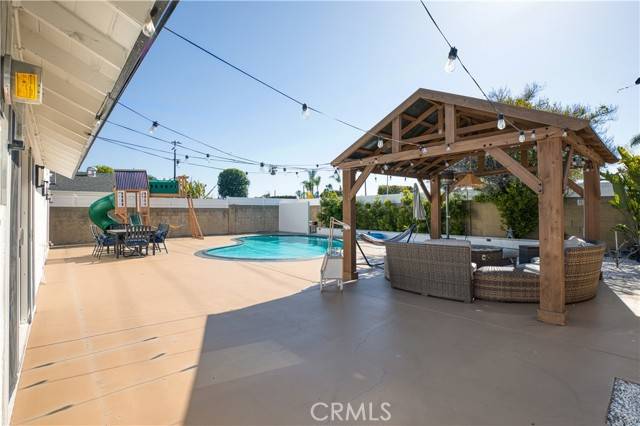 Huntington Beach, CA 92647,16261 Angler Lane
