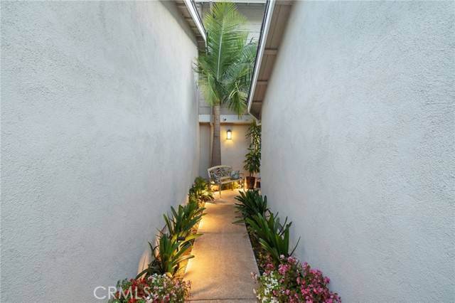 56 Ashbrook, Irvine, CA 92604