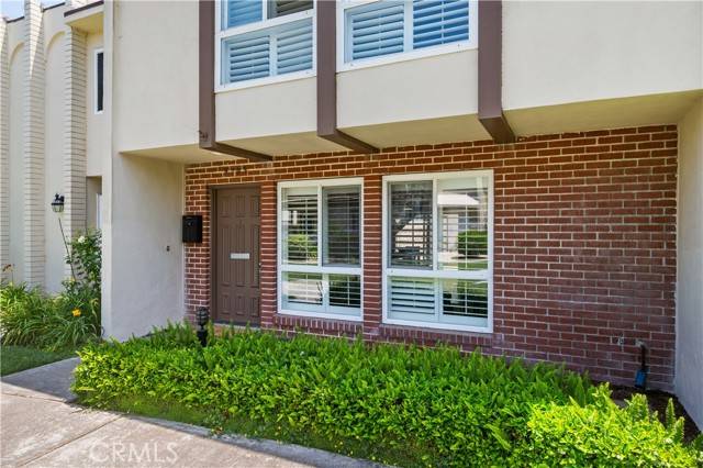 9705 Port Royal Circle, Huntington Beach, CA 92646