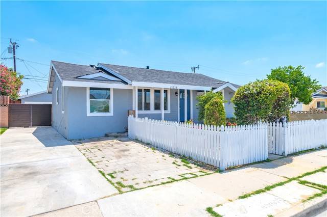 Lakewood, CA 90715,21022 Hawaiian Avenue