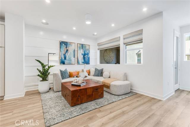 Santa Ana, CA 92705,673 S Lyon Street