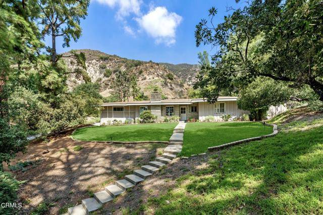 1611 Woodglen Lane, Altadena, CA 91001