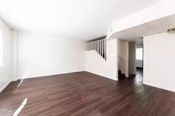 North Hills, CA 91343,8532 Columbus Avenue #24