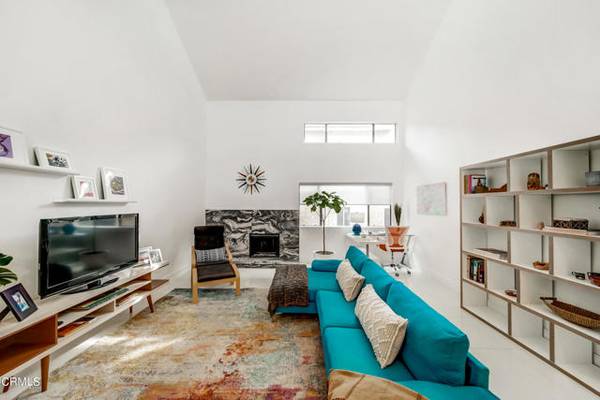 10926 Bluffside Drive #30, Studio City, CA 91604