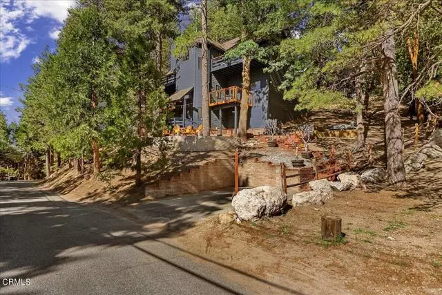 Lake Arrowhead, CA 92352,222 Grizzly Road