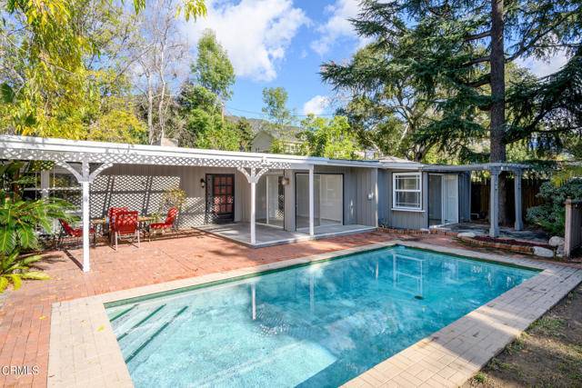 1041 Green Lane, La Canada Flintridge, CA 91011