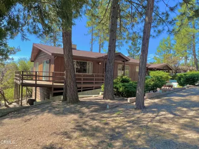 53595 W Ridge Road, Idyllwild, CA 92549