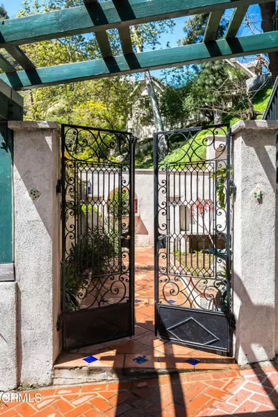 2144 Laurel Canyon Boulevard, Los Angeles, CA 90046