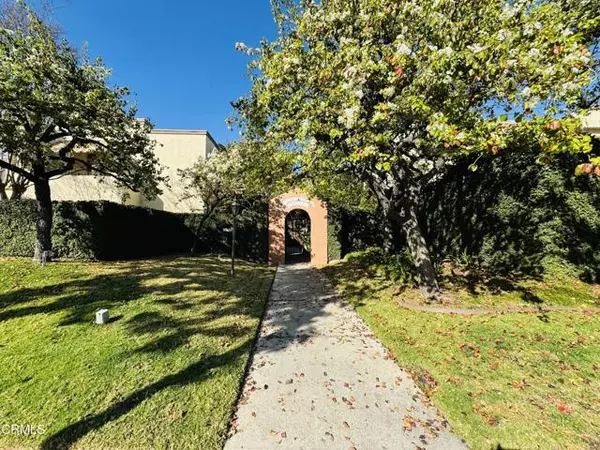 285 Arlington Drive #13, Pasadena, CA 91105