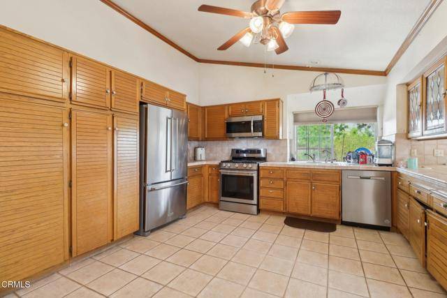 Santa Clarita, CA 91350,22573 Honnold Drive