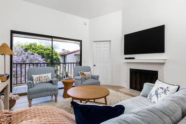 Los Angeles, CA 90042,4210 Via Arbolada #308